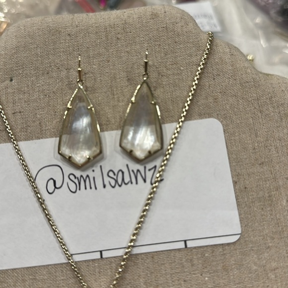 SET - Kendra Scott Carole Long Necklace w/ earrings - Picture 3 of 4